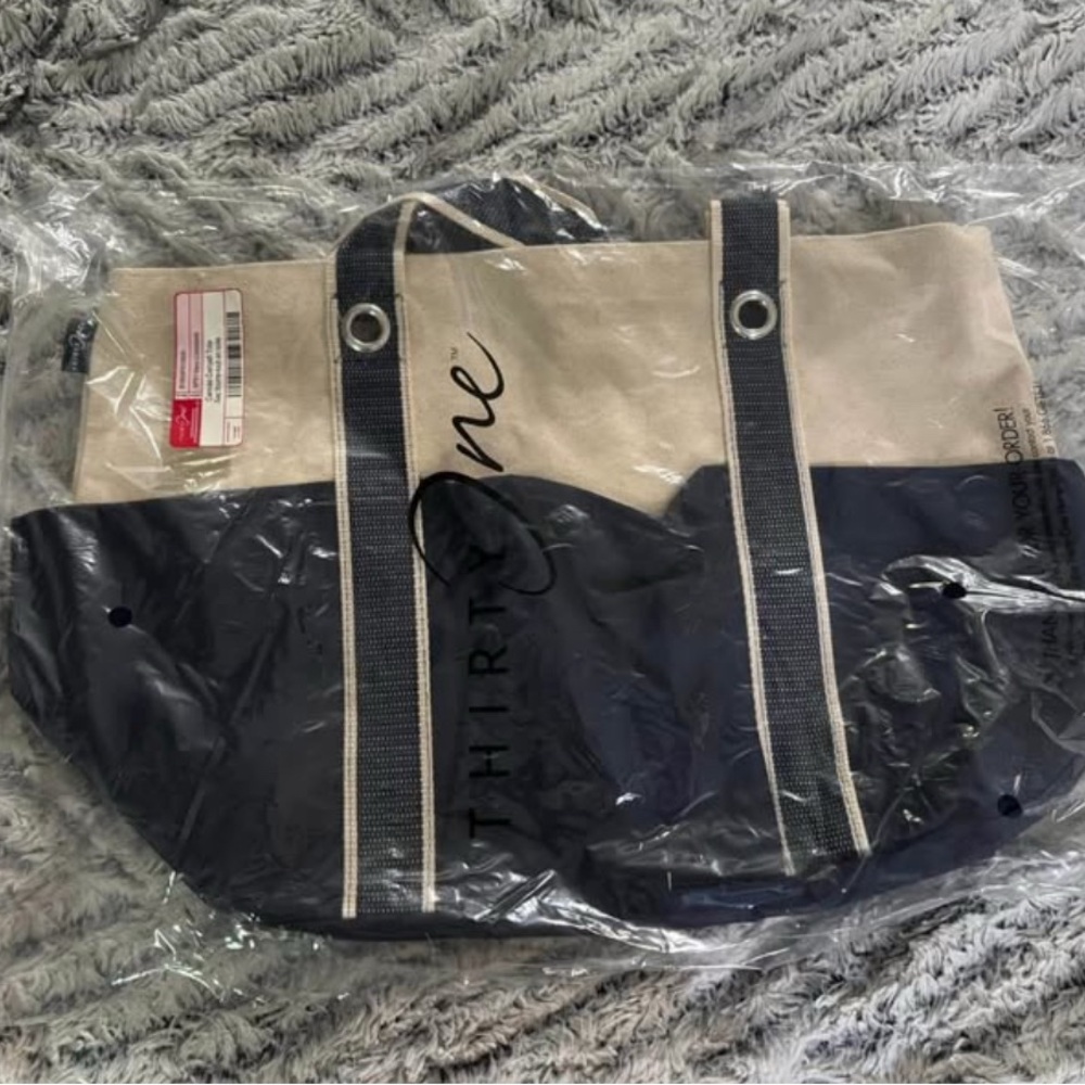 ThirtyOne Canvas Carry All Tote - Navy